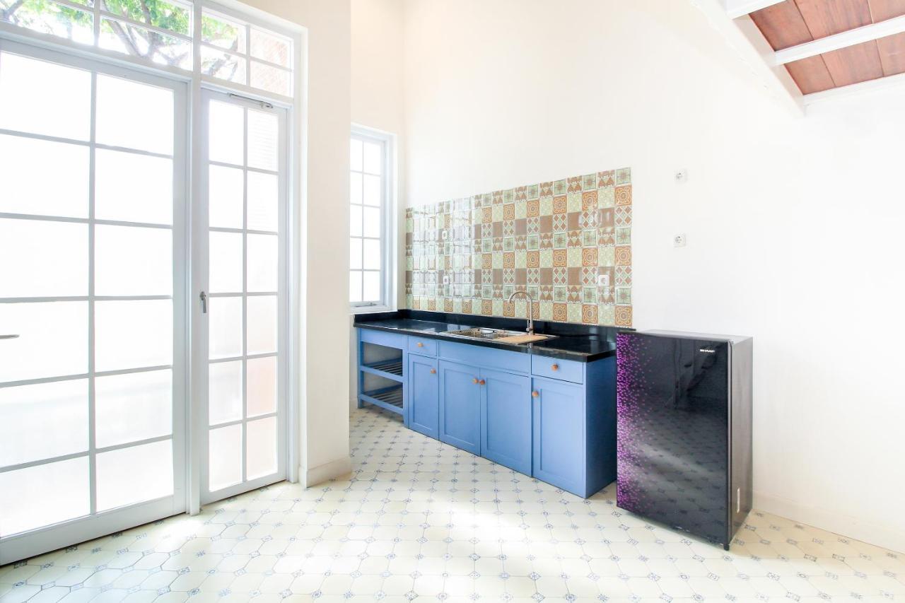 Oyo 204 Blessing Residence スラバヤ エクステリア 写真