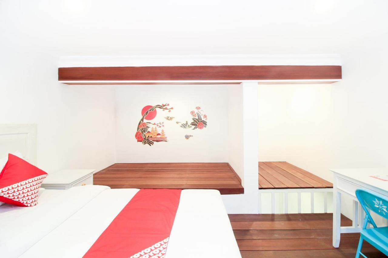 Oyo 204 Blessing Residence スラバヤ エクステリア 写真