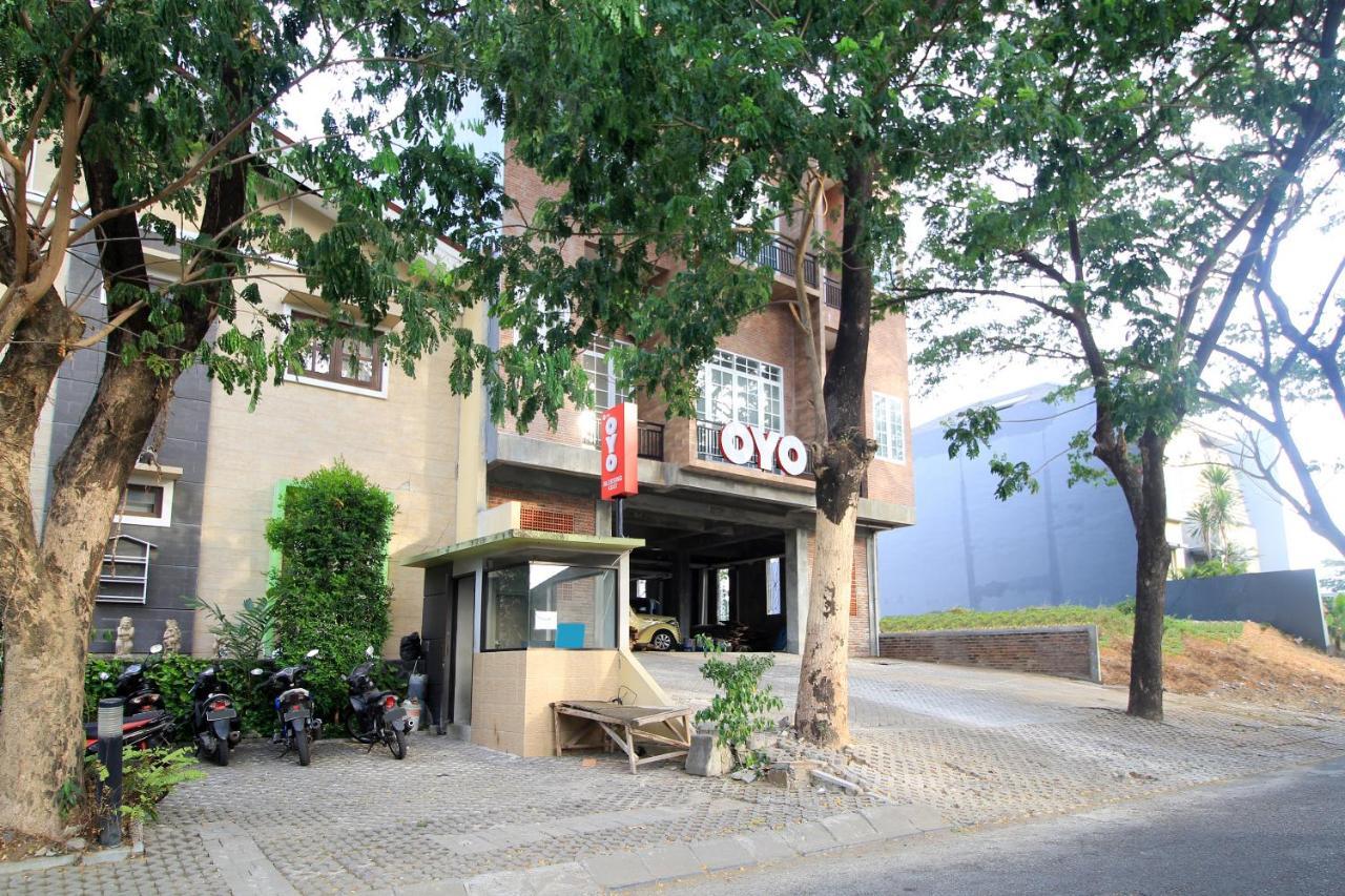 Oyo 204 Blessing Residence スラバヤ エクステリア 写真