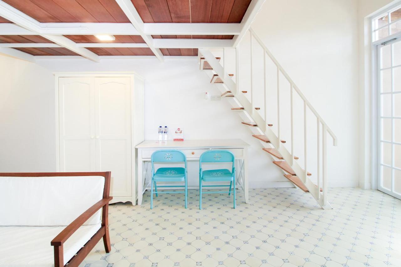 Oyo 204 Blessing Residence スラバヤ エクステリア 写真