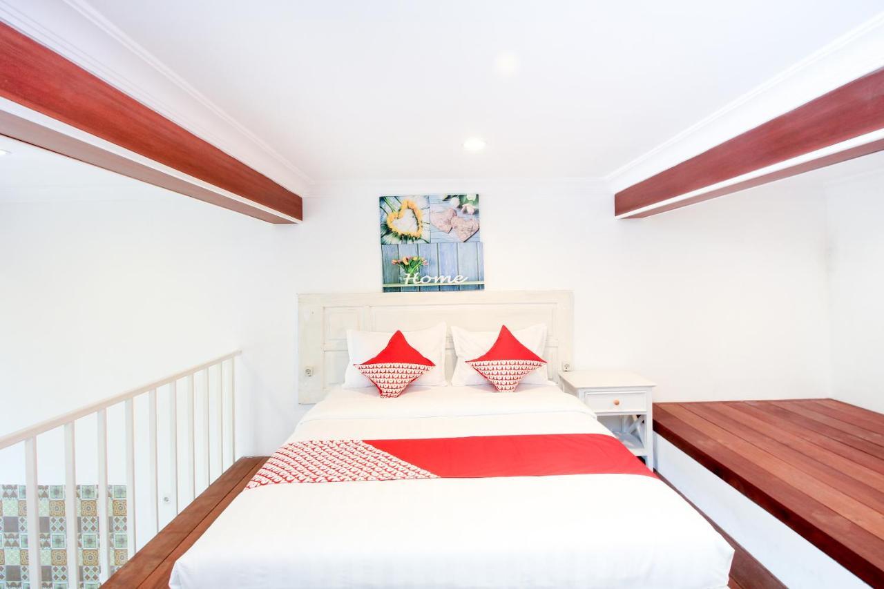 Oyo 204 Blessing Residence スラバヤ エクステリア 写真