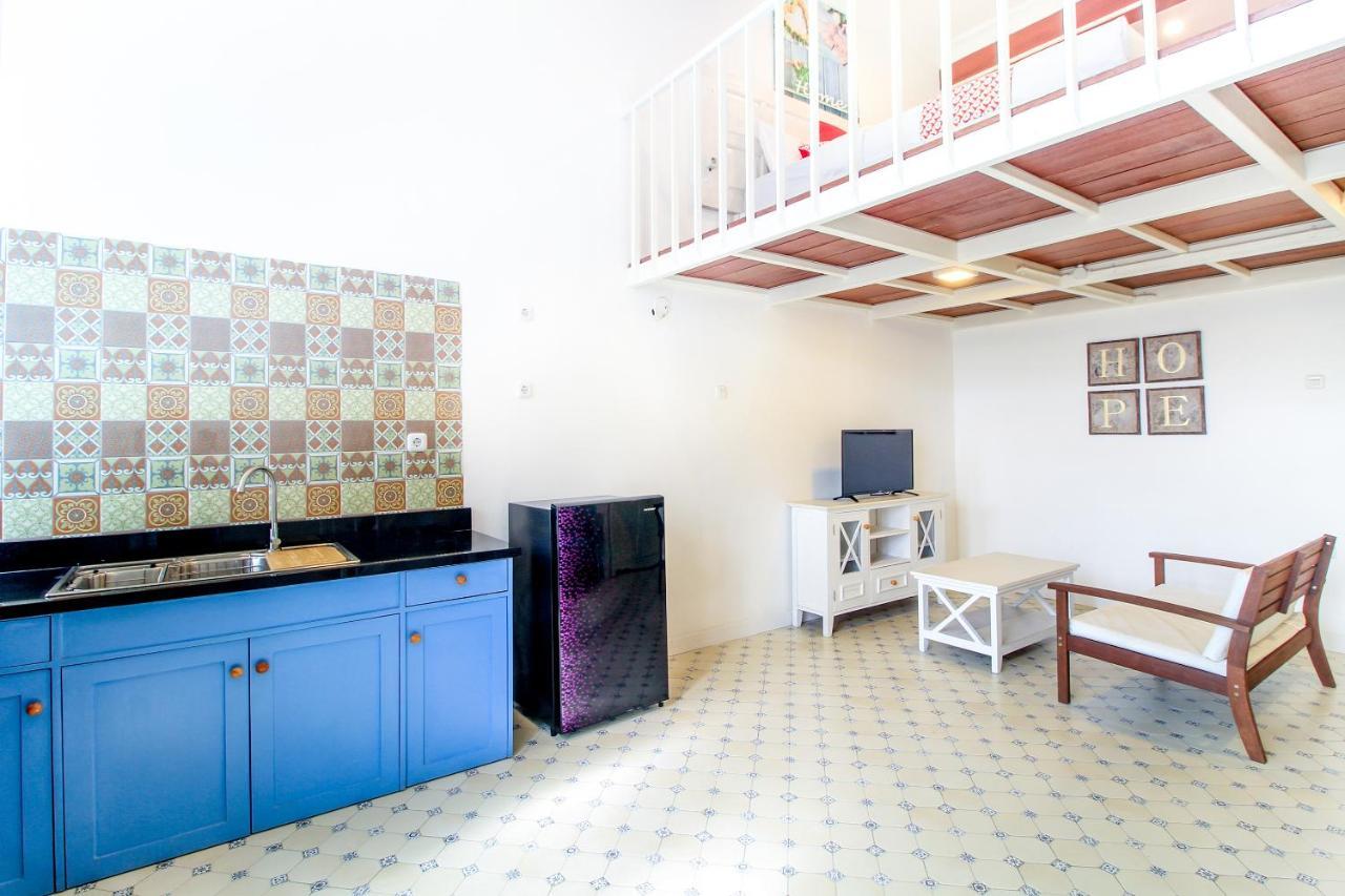 Oyo 204 Blessing Residence スラバヤ エクステリア 写真
