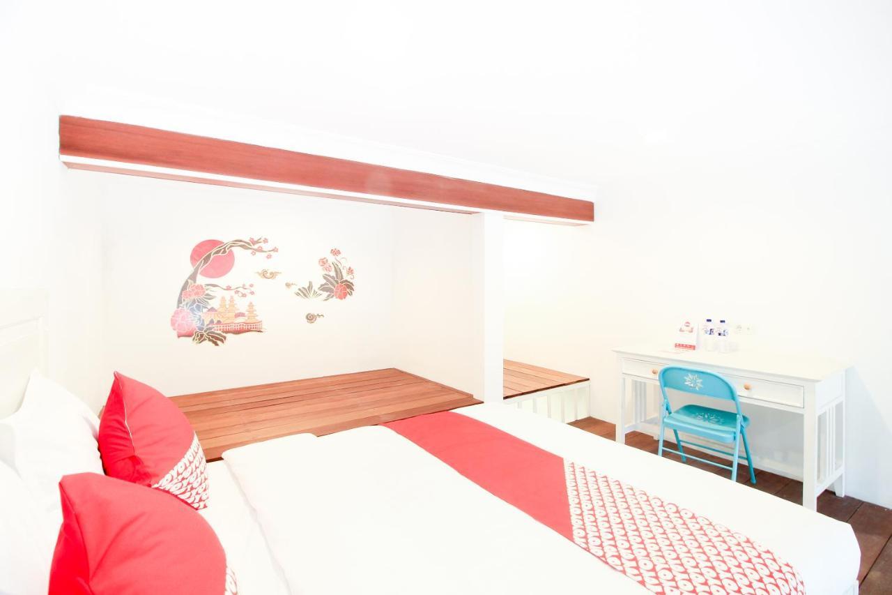 Oyo 204 Blessing Residence スラバヤ エクステリア 写真