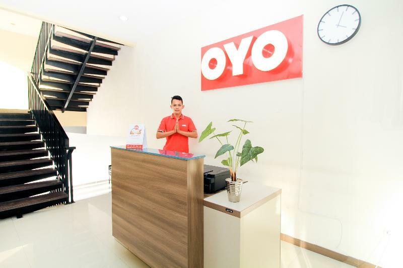 Oyo 204 Blessing Residence スラバヤ エクステリア 写真