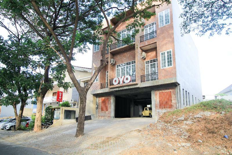 Oyo 204 Blessing Residence スラバヤ エクステリア 写真
