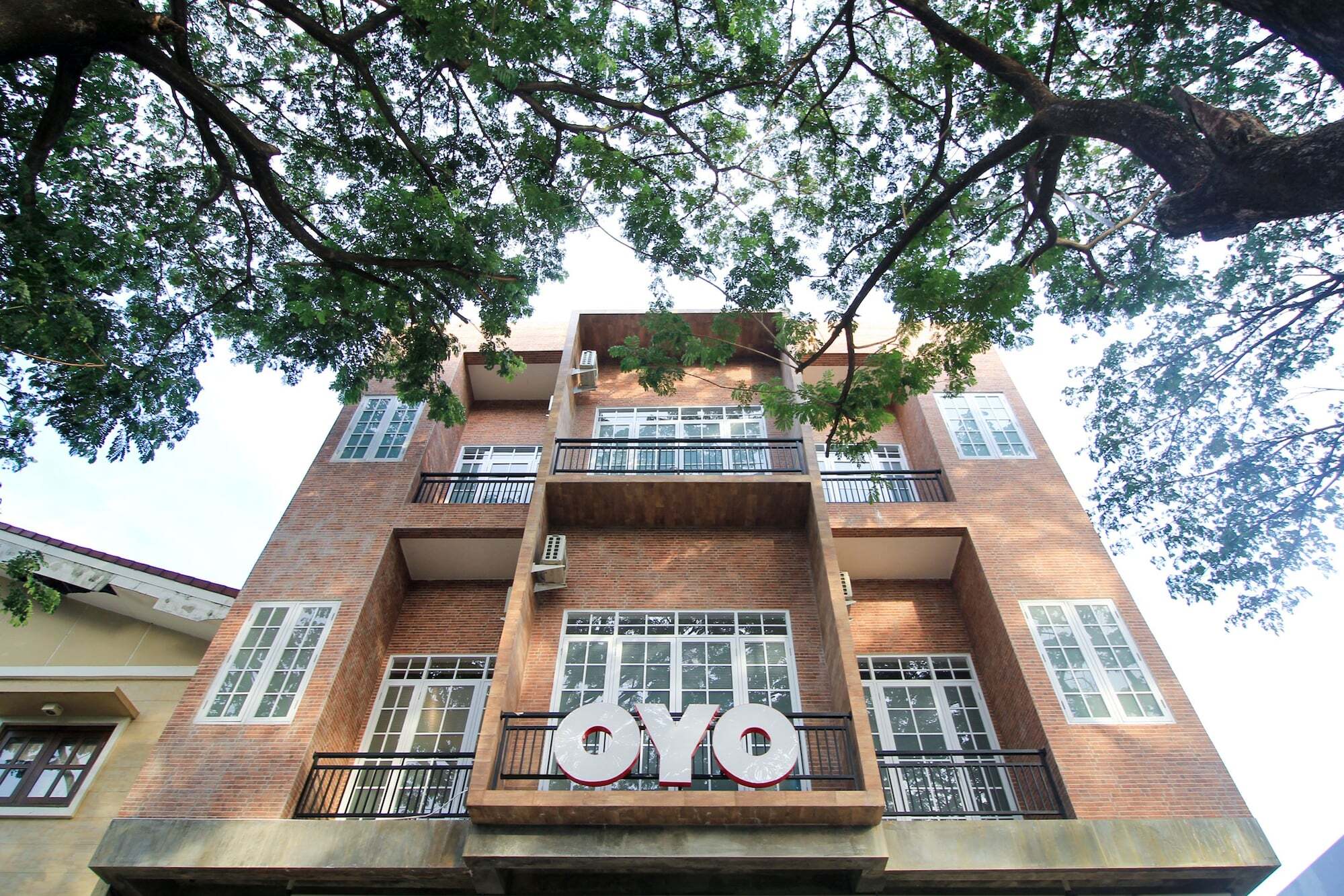 Oyo 204 Blessing Residence スラバヤ エクステリア 写真